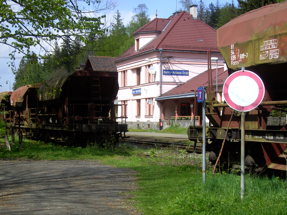 fruehling29 nach 7 stunden am bahnhof in eisenstrass - mit zugverbindung nach eisenstein