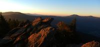 18-Die-aufgehende-Sonne-frbt-die-Felsen-des-Ossergrenzkamms---Zwercheck-und-Arber-im-ersten-Licht--ft