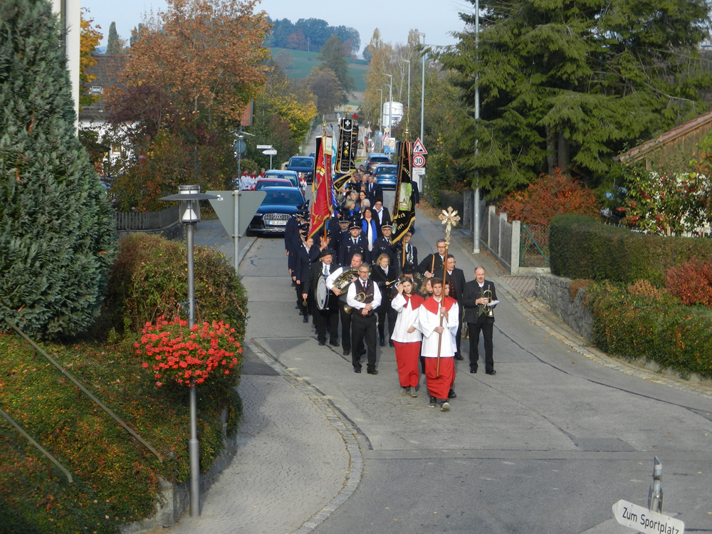 2018 10 21 189 Zug zur neu renovierten Kirche