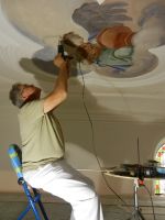 2018_06_14-112-Risse-in-Fresken-werden-behandelt