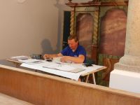 2018_08_28-154-Gebaeudetechnik-mit-improvisiertem-Buero-in-der-Kirche