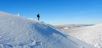 029-dez-17-Sturm-hat-den-Schnee-vom-Lusenwesthang-zum-Osthang-verfrachtet-ft