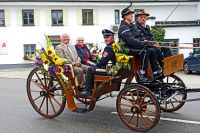 FW08-Kutsche-mit-Ehrengaesten
