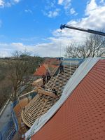 2021_03_17_03_Letzte_Dachlatten_werden_angebracht