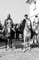 08_Ritter_und_Edelfrauen_hoch_zu_Ross