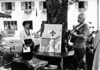 19_Gabi_und_Rudi_Hopfner_mit_der_traurigen_Ballade_der_Agnes_Bernauer
