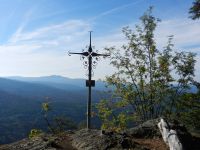 135-Schwarzbachriegel---eine-Felsengruppe-mit-Prachtaussicht-in-den-Hoellbachhaengen-am-Falkenstein---ft