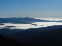 106-Nebel-kriecht-in-den-Zwieseler-Winkel---in-der-Bildmitte-der-Rachel---ft