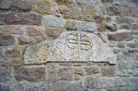 JHV2018_04_Krumbach_Stein-ueber-Tuersturz_alpha-und-omega