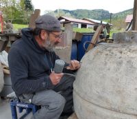 00_c_Am_Fuss_des_Gallners_-_Steinmetzmeister_und_Restaurator_Charly_Wittmann_-__ft_2022_04_27