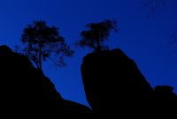 07_Naechtlicher_Teufelsfelsen_im_Perlbachtal_von_Mitterfels_bm_2022_03_21