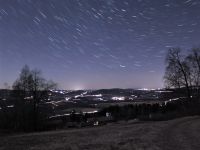 26_Sternspuren_ueber_dem_Gallnerkircherl_bm_2022_03_09