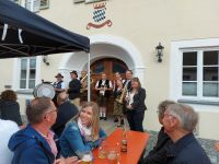 50_c_De_echtn_Hoslbecka_spielten_auf_-_beim_Fest_zur_Sanierung_der_Georgs-Kirche_in_Mitterfels_-_ft_2022_07_09