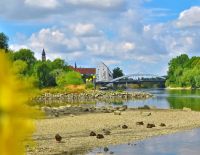 57_Straubing_-_zwar_nicht_zum_Landkreis_gehoerig_-_ist_aber_Verwaltungssitz_und_verbindet_LK-Nord_mit_Sued_-_bm_2022_08_01
