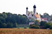 67_b_Haindling_-_im_Vordergrund_die_Marienkirche_-_links_hinten_die_Kreuzkirche_-_nn_2022_09_24