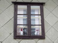 Bild11_Nur_zwei_Wichtel_im_Fenster