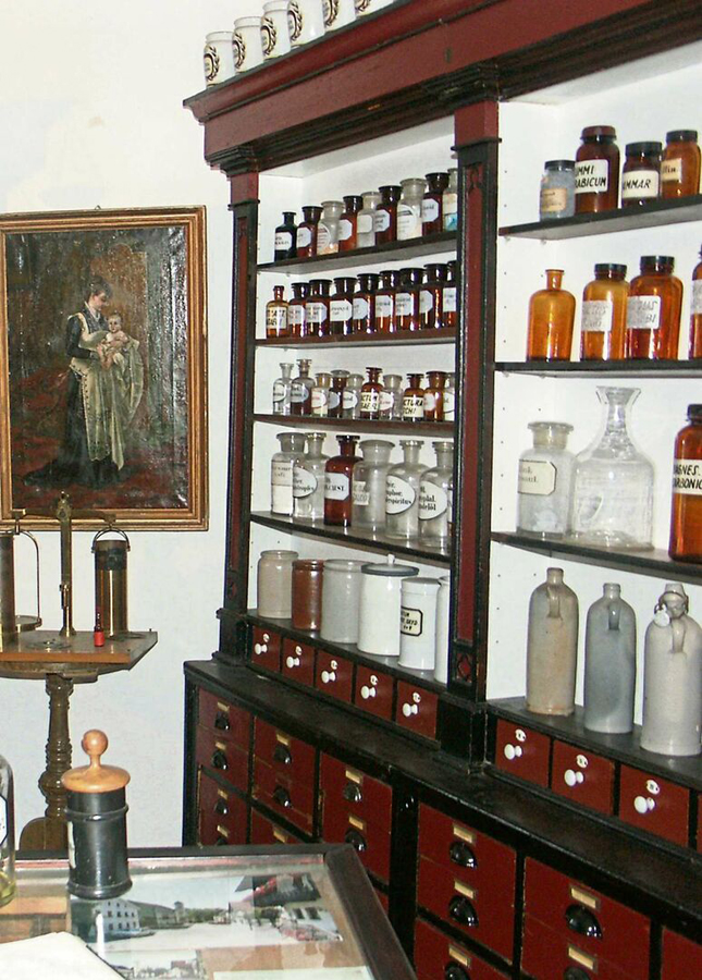 Apotheke im Burgmuseum w