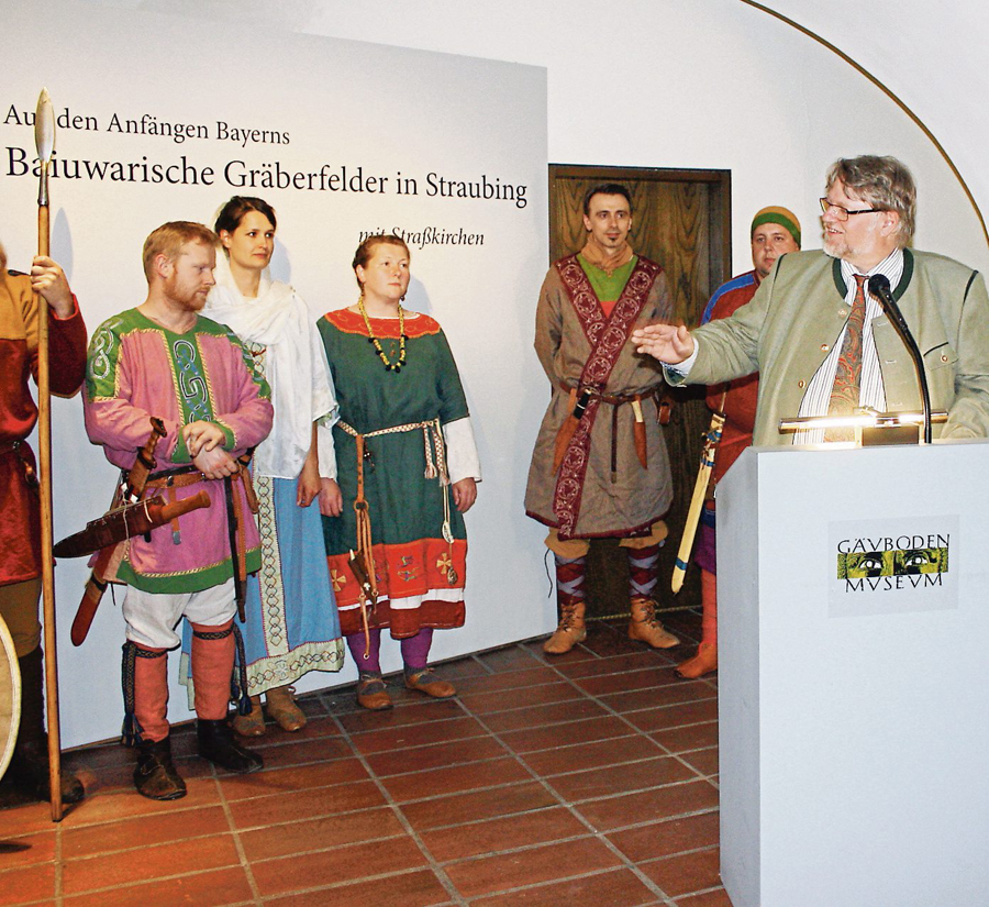 bajuwarenausstellung3 031 bog ztg 00 080515 w