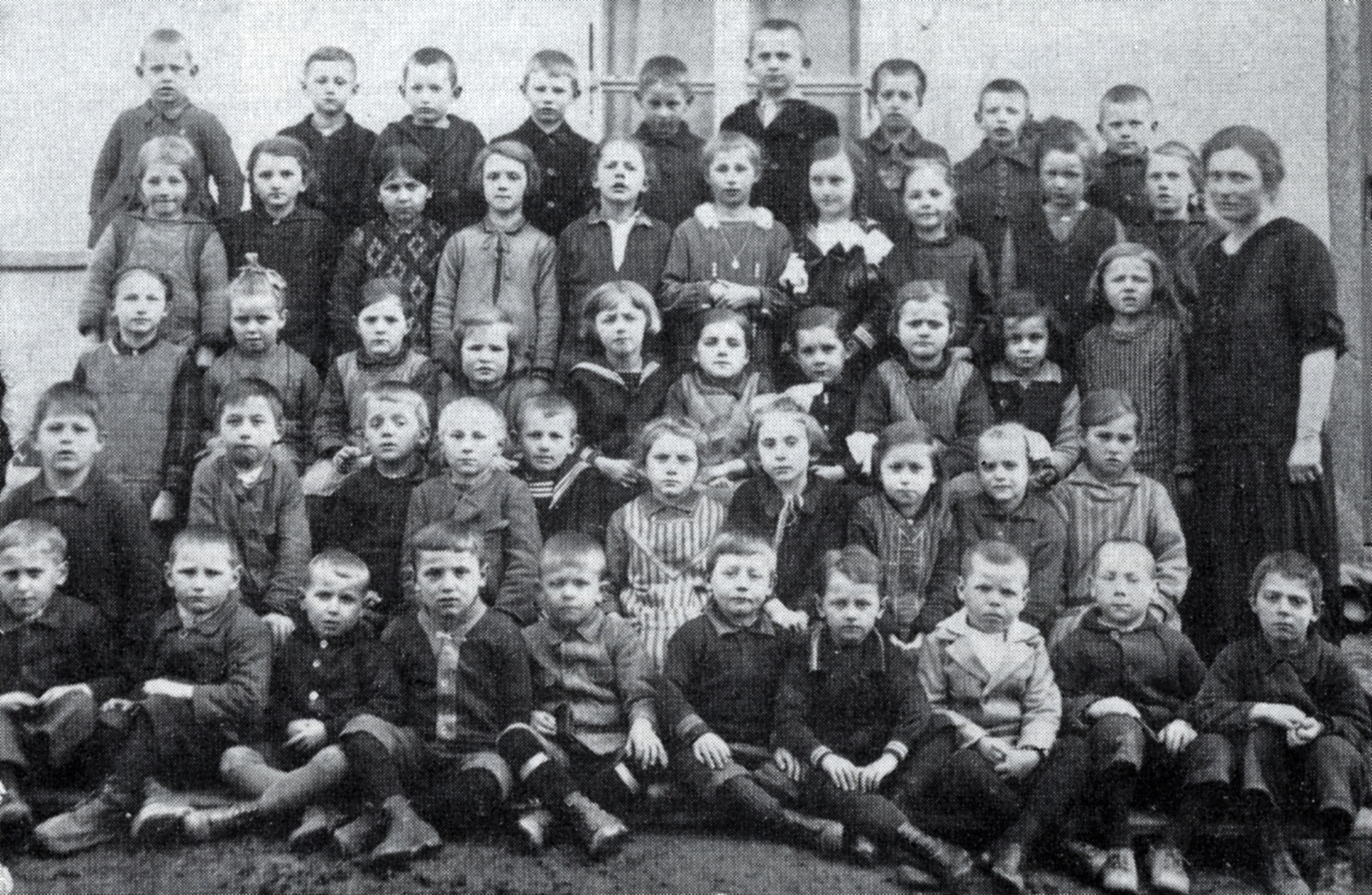 52 f Um 1933 2