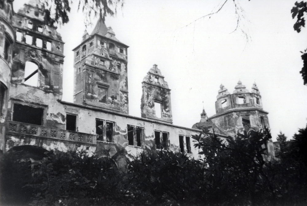 64 09 Neues Schloss Steinach teilzerstoert