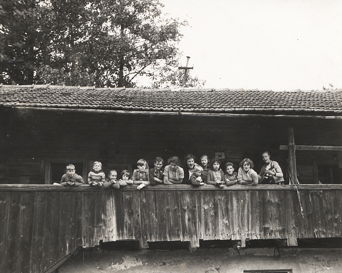 r04 waisenkinder 1956 in der hoellmuehl