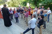 02_a_Frater_Joachim_Zierer_fhrte_durchs_Kloster_-_mit_Humor_und_in_reinstem_Vorwalddialekt