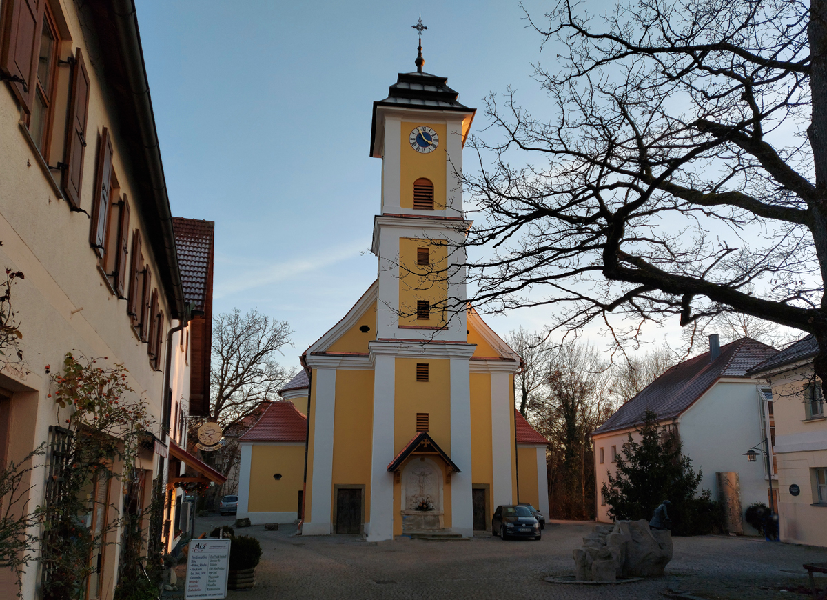 2021 12 22 02 Sankt Georg in neuem Glanz w