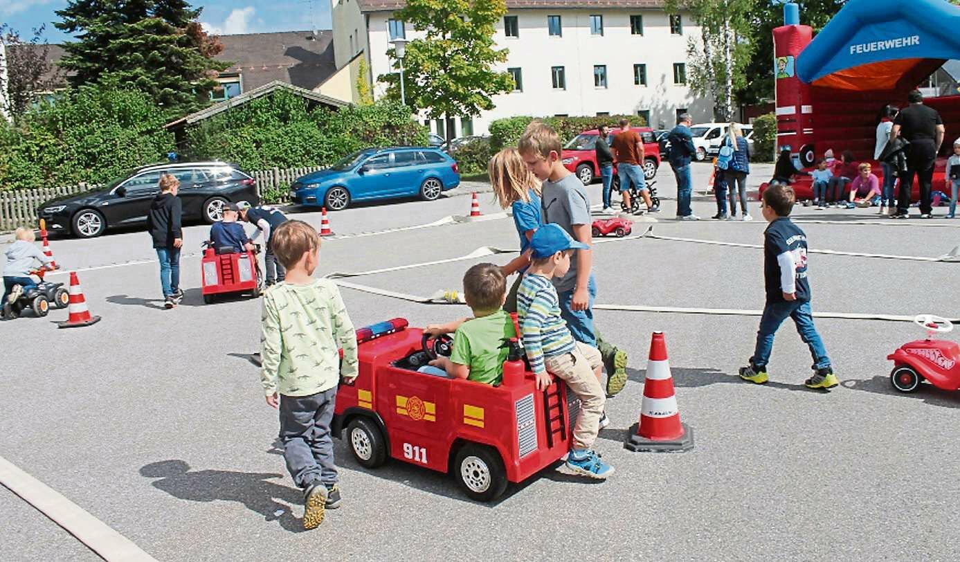 2022 09 15 Buntes Treiben bei FFW Mitt