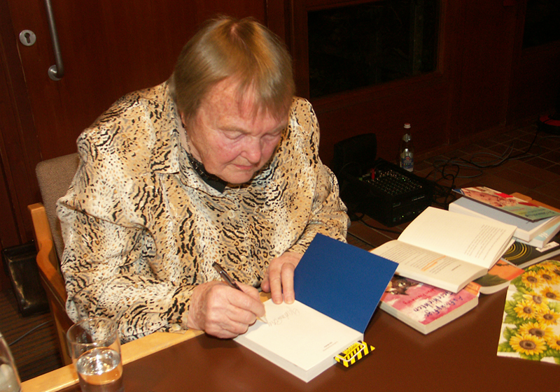 ja13 02 autorenlesung pausewang