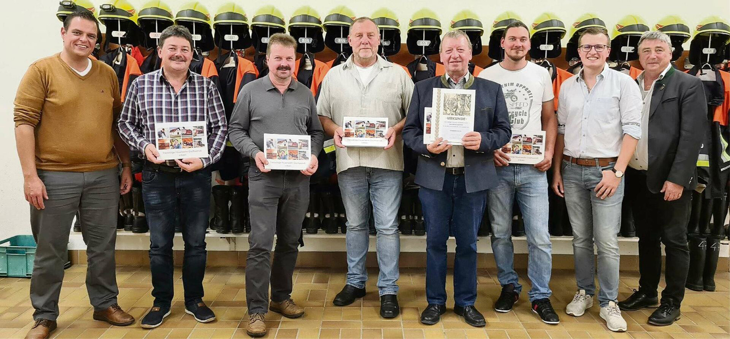 2023 10 13 Gschwendt Vorstandsmitglieder FFW verabschiedet w