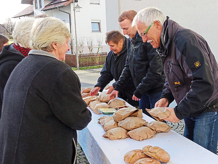Aschinger Brotspende2016 022 BOG ZTG 00 231116 w