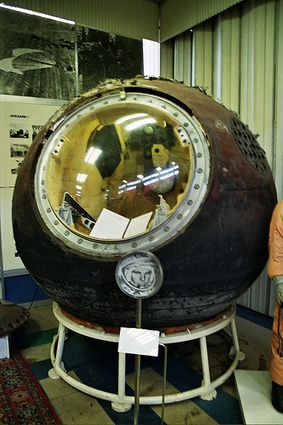 12 01 vostok1 descent module