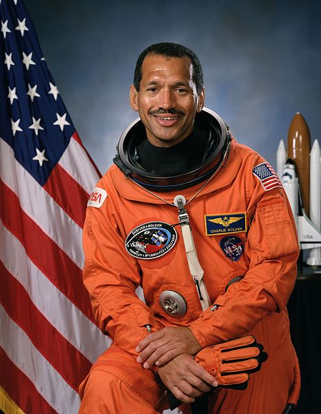 29 01 charlesbolden als astronaut