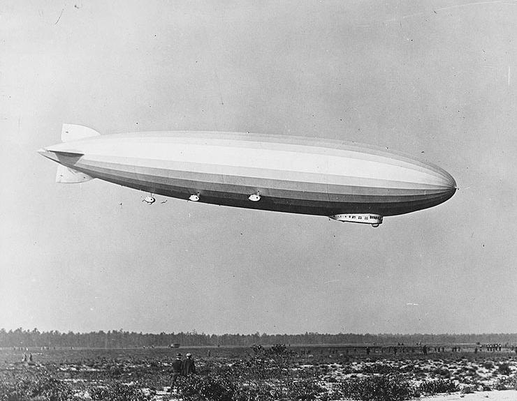 27 02 lz126 arriving at lakehurst