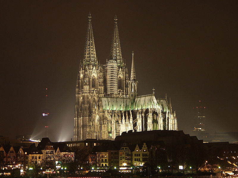 15 01 koelner dom bei nacht