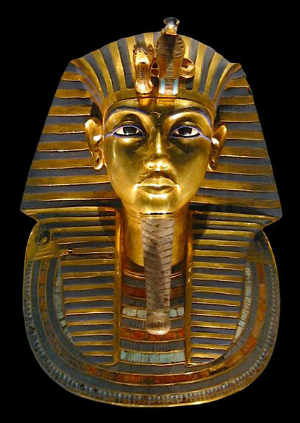 26 02 tutanchamun maske