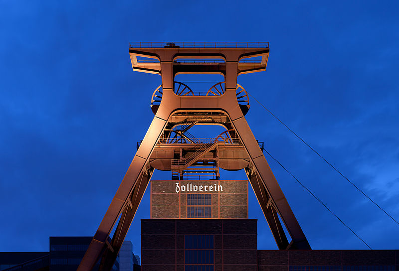 23 02 zeche zollverein abends